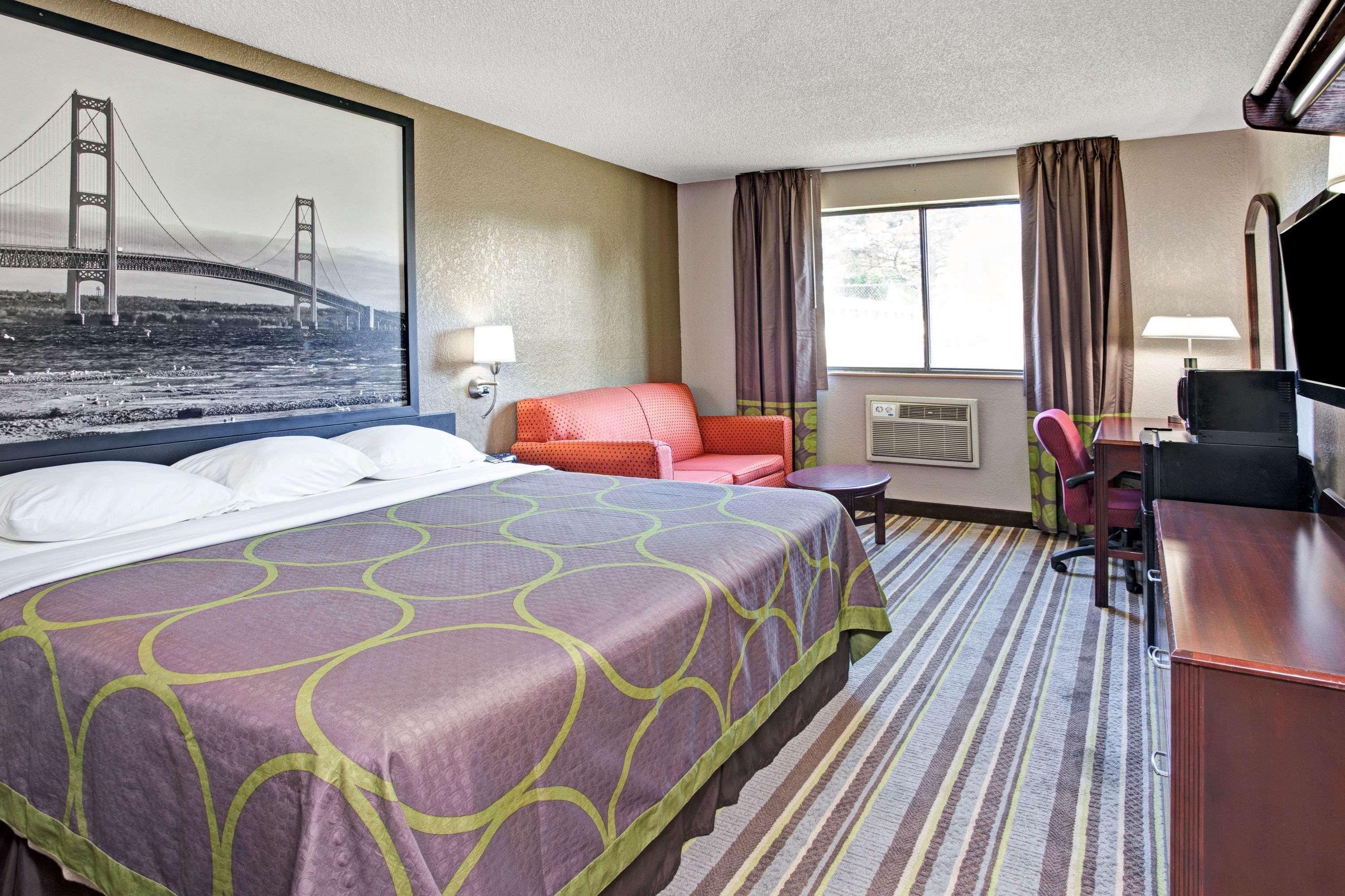 Super 8 By Wyndham Roseville/Detroit Area מראה חיצוני תמונה